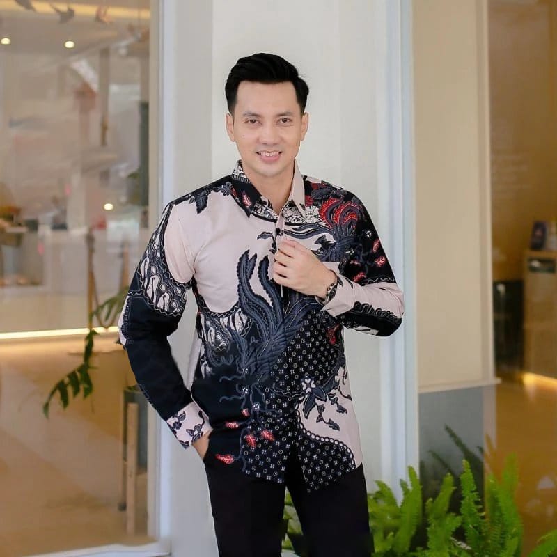Kemeja Batik Pria Motif Sahara