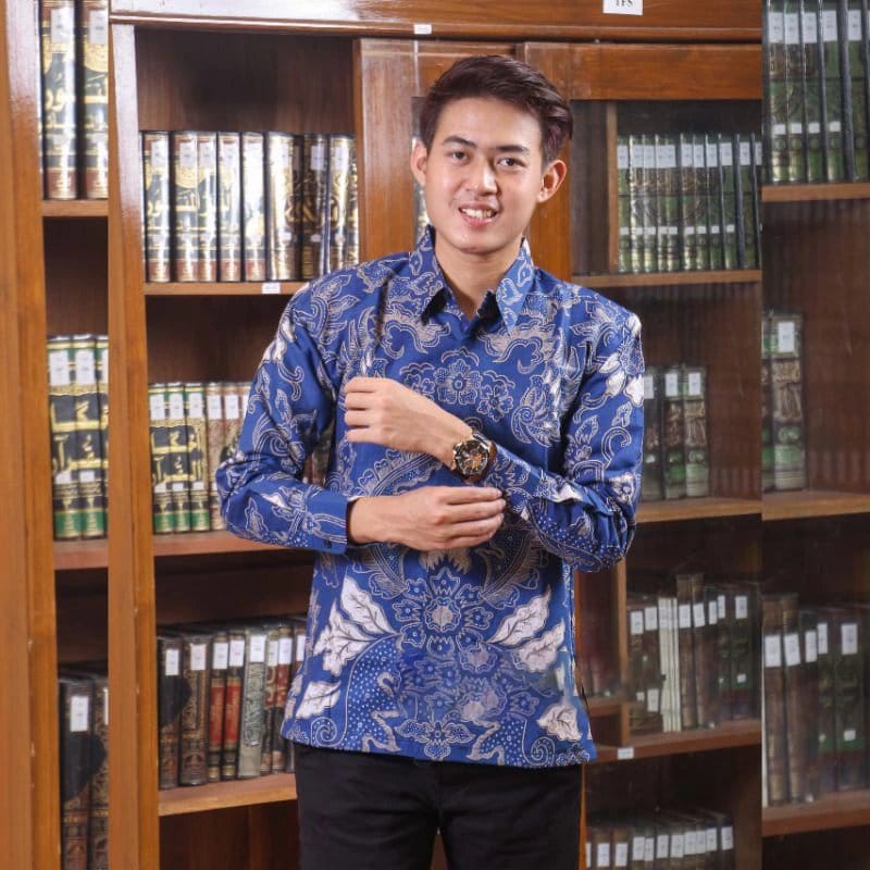 Kemeja Batik Pria Motif Mahkota Navy