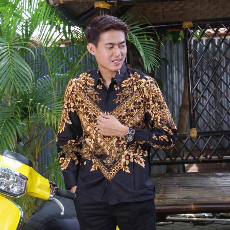 Kemeja Batik Pria Motif Argo Lawu